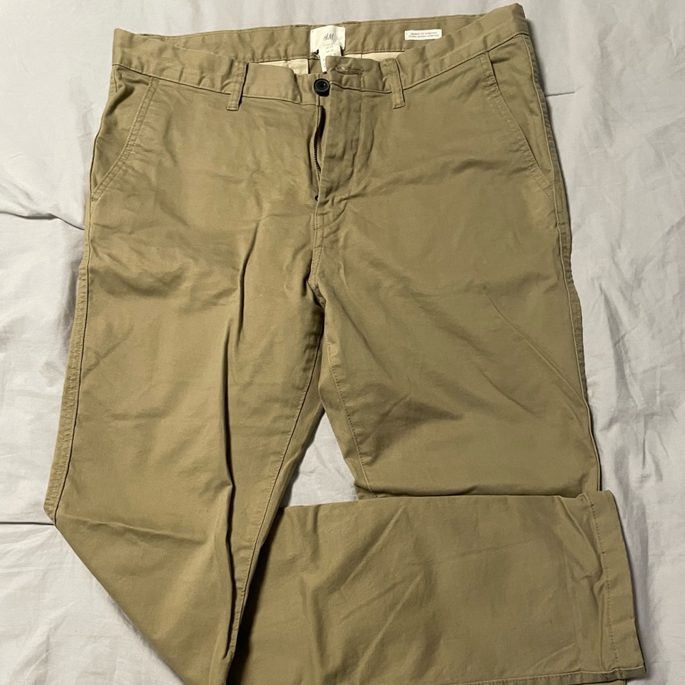 H&M Khaki Chinos!